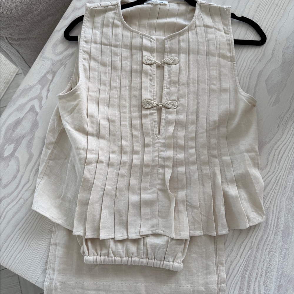 Heartloom Elegant Cream Jolene Set - Picture 5 of 6